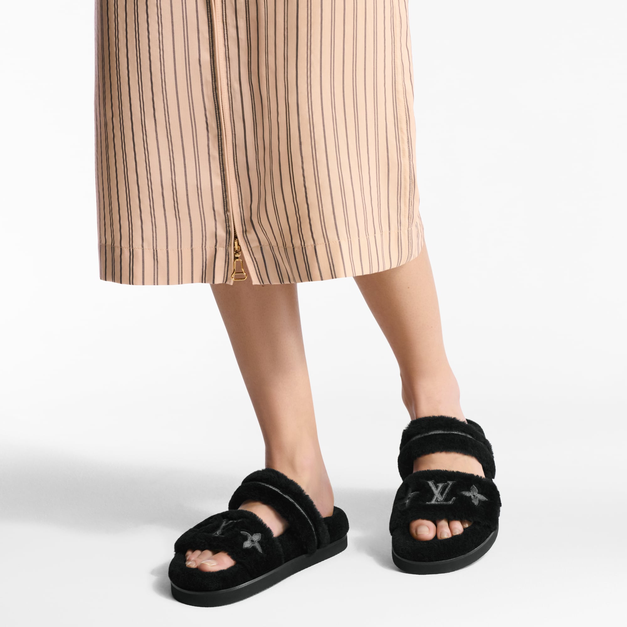 Louis Vuitton フラットコンフォートミュール Pool Pillow Flat Comfort Mule - Women - Shoes | LOUIS VUITTON ®